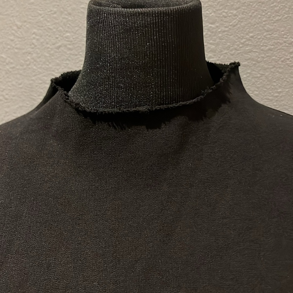 New Frank & Eileen ISABELLE
Funnel Neck DressTRIPLE FLEECE Black - Picture 7 of 17